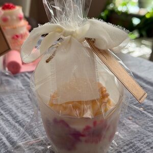 Luxurious Candle Floral